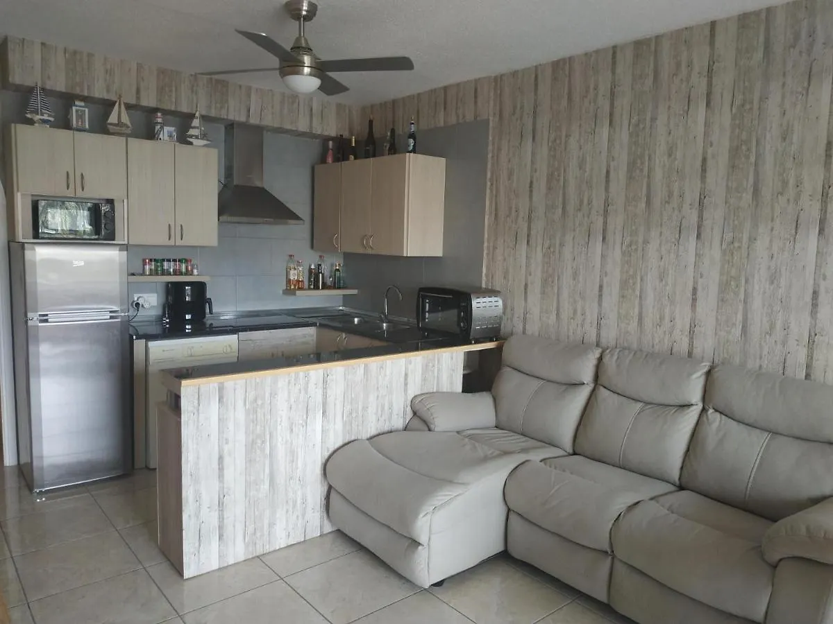 Appartement Apartament 3 Persones Amb Piscina Comunitaria Terrassa Amb Vistes Canal I Llac St Maurici Empuriabrava